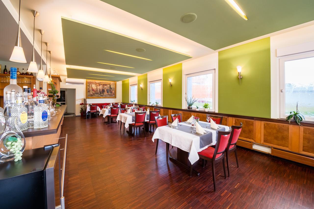 Hotel Restaurant Vater Rhein ヴェルト・アム・ライン エクステリア 写真