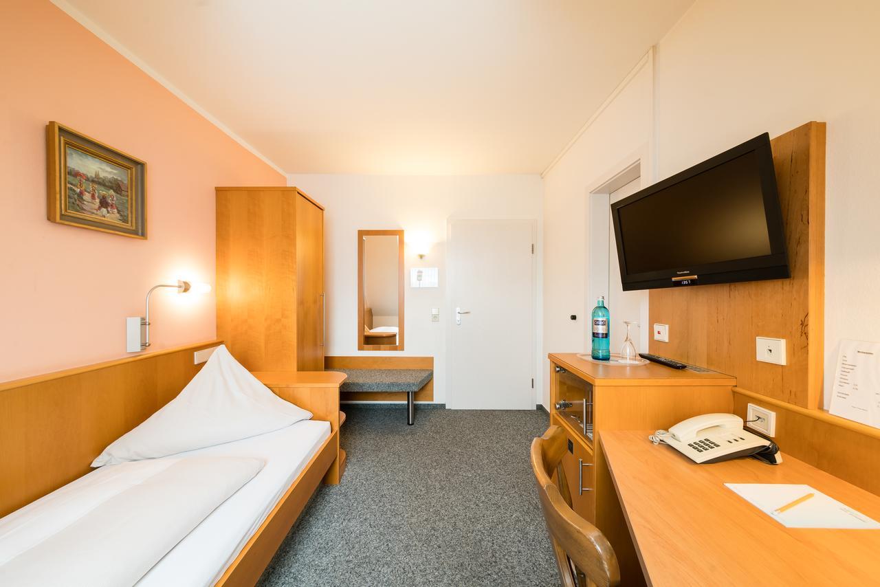 Hotel Restaurant Vater Rhein ヴェルト・アム・ライン エクステリア 写真